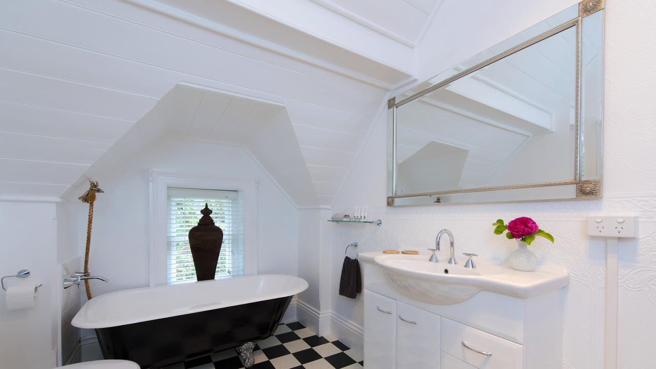 Arcoona Manor Bed and Breakfast Deloraine Εξωτερικό φωτογραφία